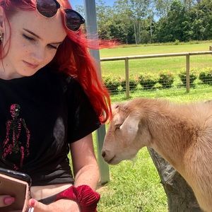 Meet your Posher, Amy